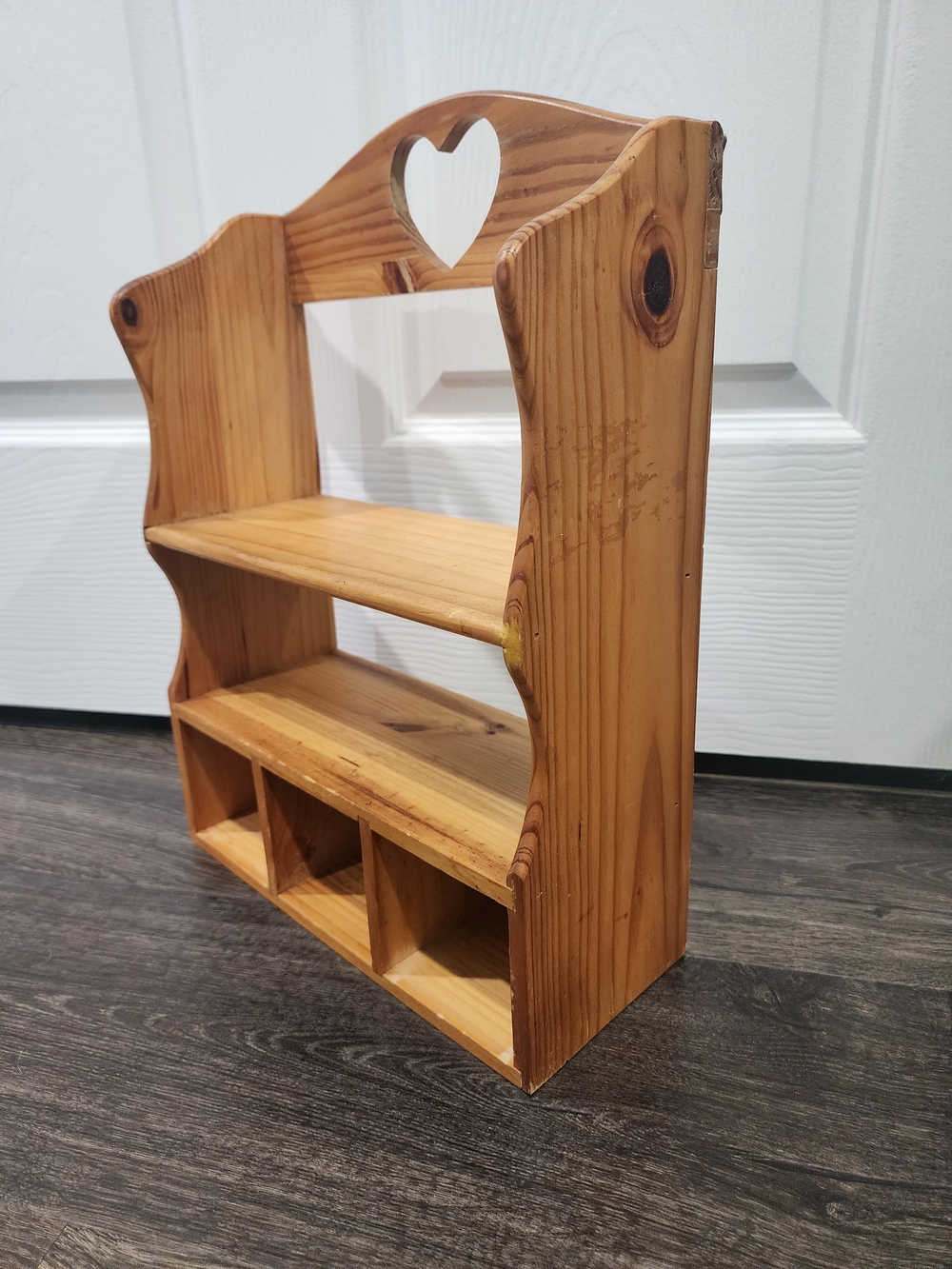 Vintage Wooden Wall Heart Cut-Out Display Shelf Cubby Cottage Core Decor Country - Picture 2 of 3